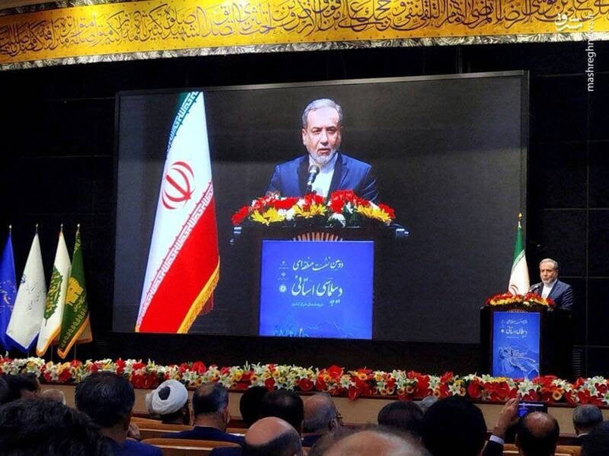 وزیر امور خارجه: همسایگان، راه تنفس کشور در شرایط تحریم هستند