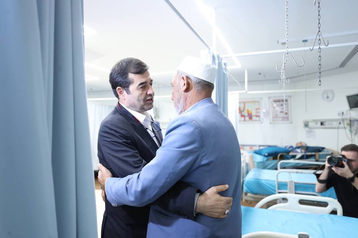 وزیر ورزش و جوانان بر بالین صابر کاظمی