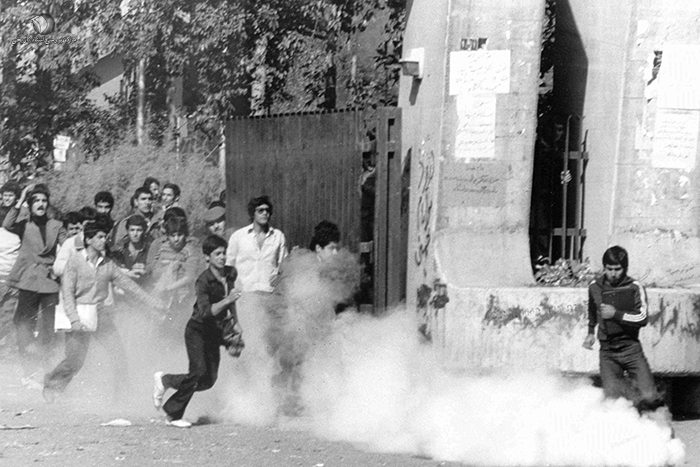 از تبعید امام تا تسخیر لانه جاسوسی/ ۱۳ آبان، یادگار شجاعت و پایمردی نسل جوان ایران از تبعید امام تا تسخیر لانه جاسوسی/ ۱۳ آبان، یادگار شجاعت و پایمردی نسل جوان ایران