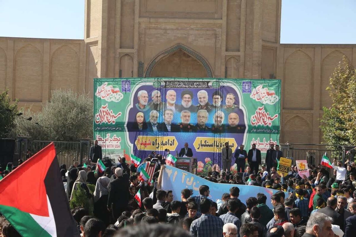 مدیرکل آموزش و پرورش استان تهران: ایران قوی با دستان دانش‌آموزان ساخته می‌شود