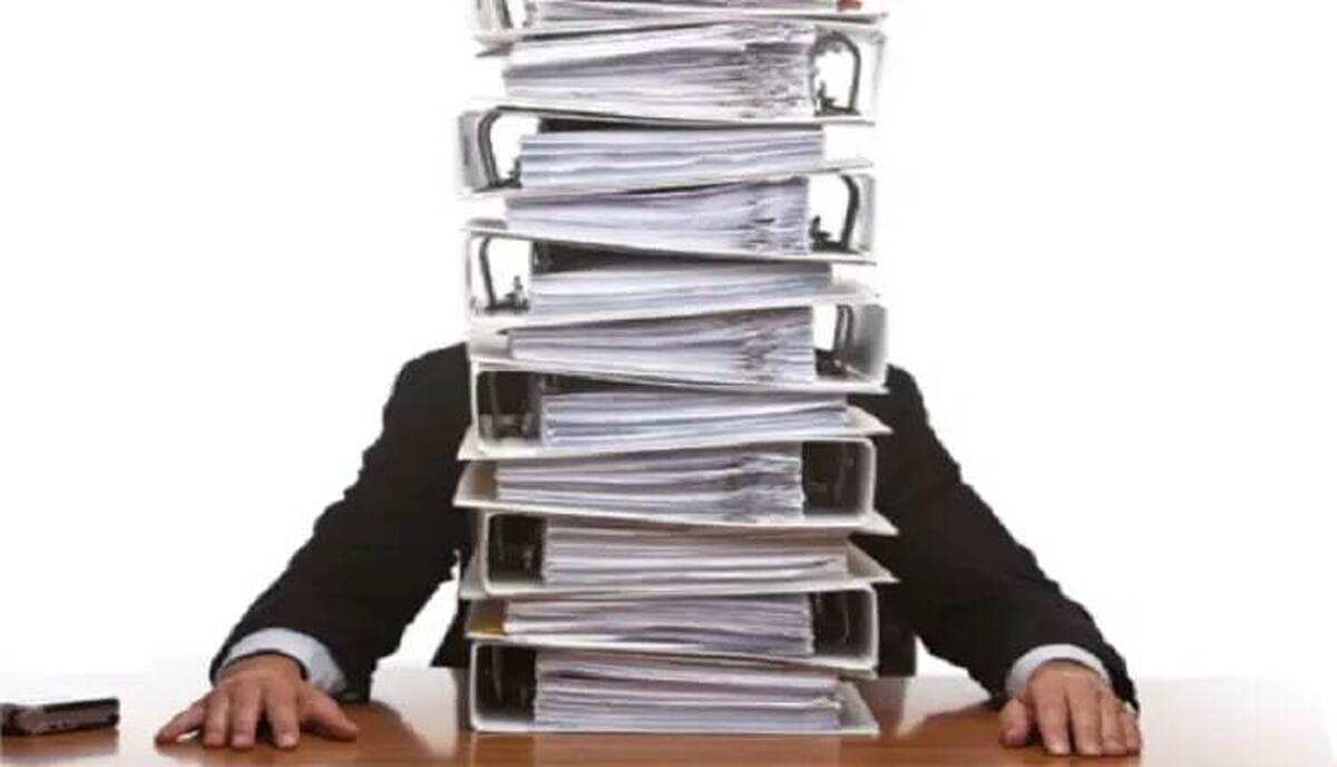 بوروکراسی در ایران به‌جای نظم‌دهی، به مانعی برای حرکت اجتماعی تبدیل شده است