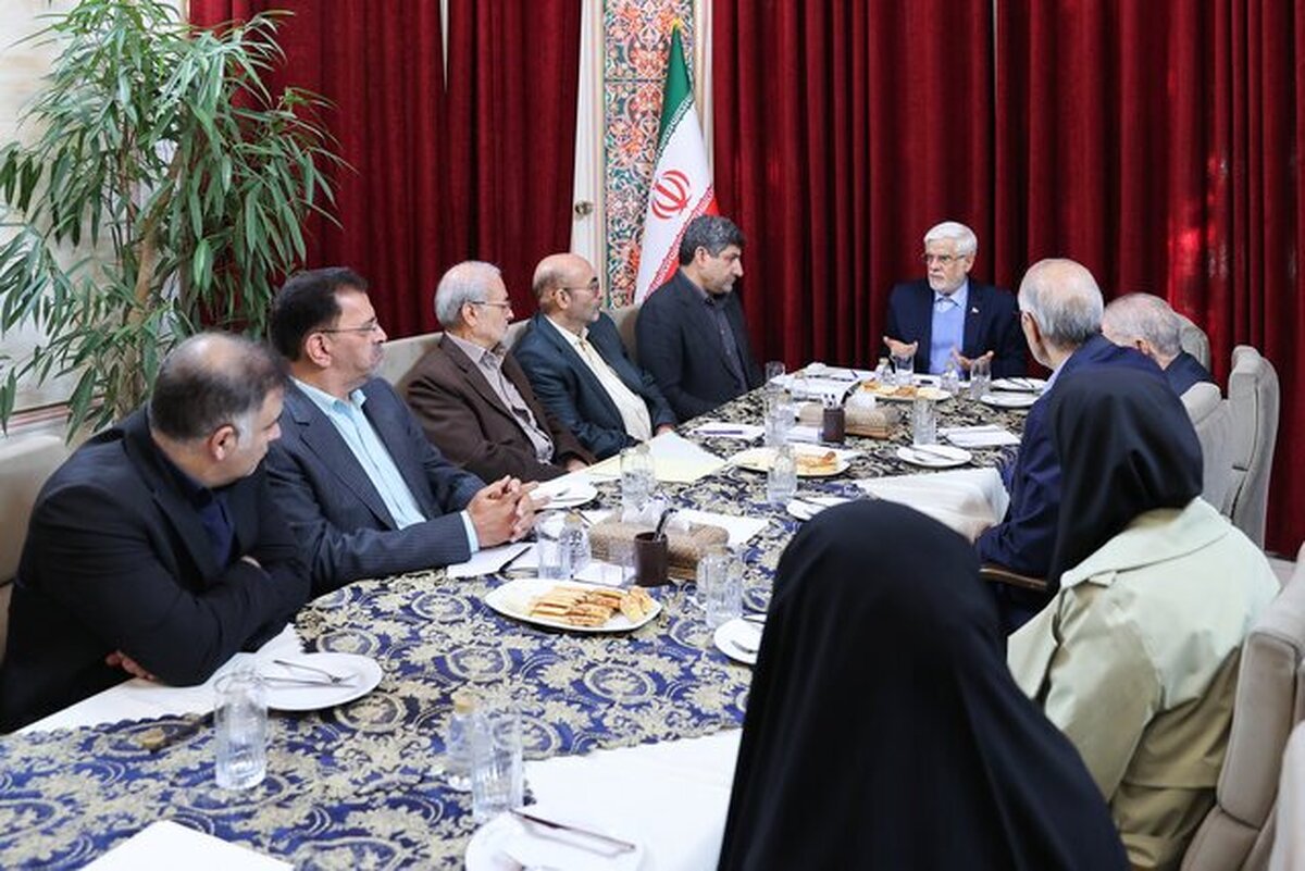 عارف: خودسوزی جوان اهوازی و خودکشی یک روزنامه‌نگار پیام و سیگنالی جدی برای جامعه و حاکمیت است