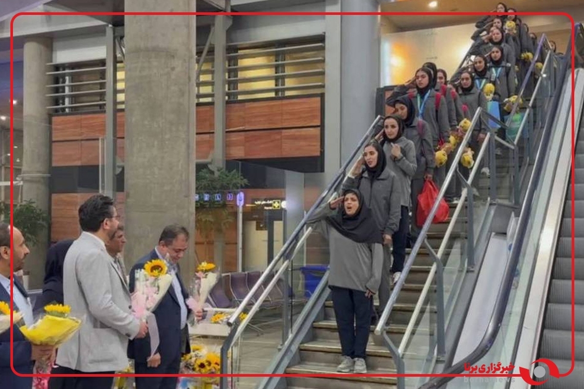 لحظه ورود ملی پوشان کاراته کشورمان به تهران پس از حضور در بازی‌های همبستگی کشورهای اسلامی