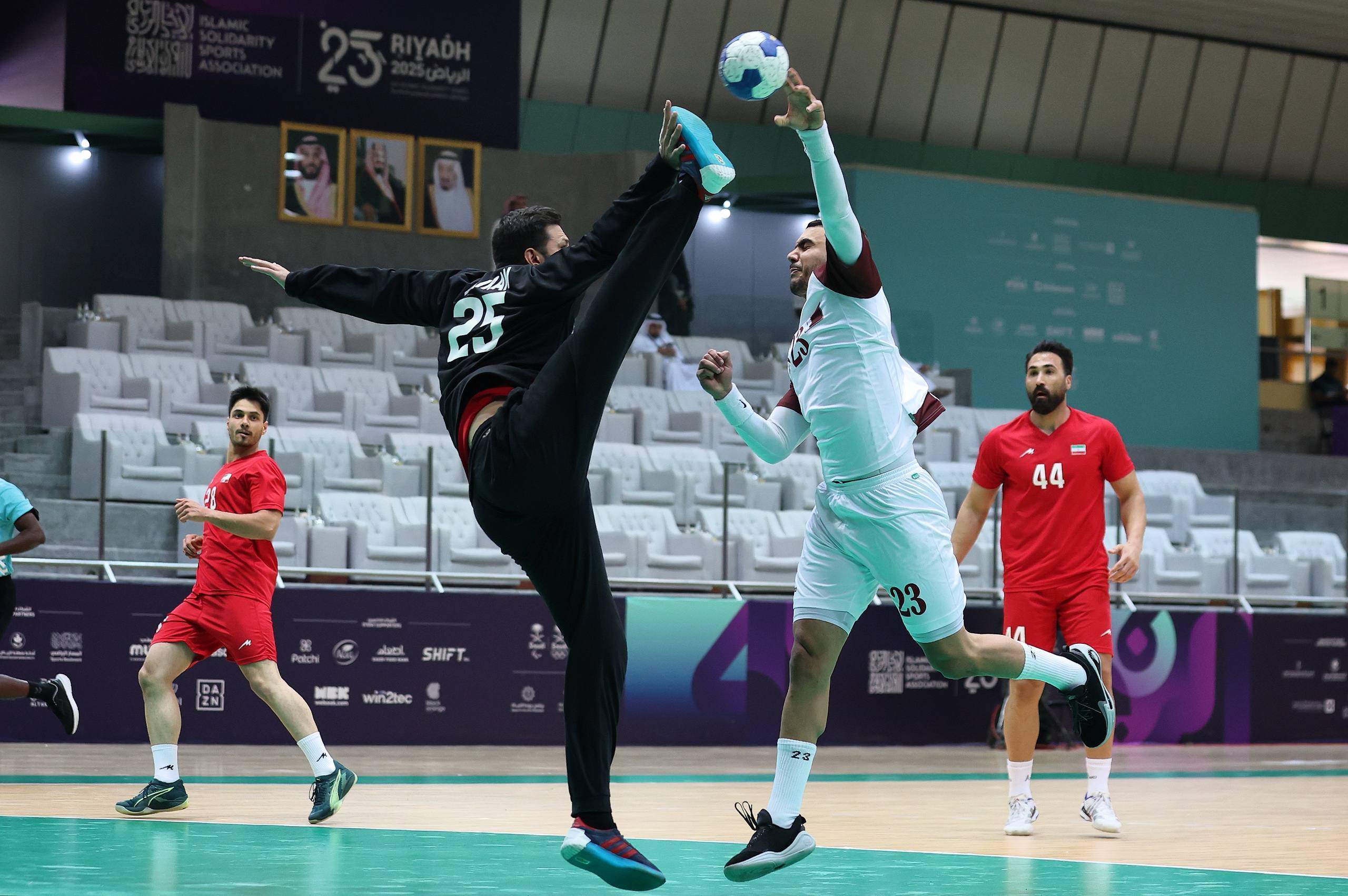 بازیهای کشورهای اسلامی/ پایان کار نمایندگان دو اتلون کشورمان؛ شکست تیم هندبال ایران مقابل قطر بازیهای کشورهای اسلامی/ پایان کار نمایندگان دو اتلون کشورمان؛ شکست تیم هندبال ایران مقابل قطر