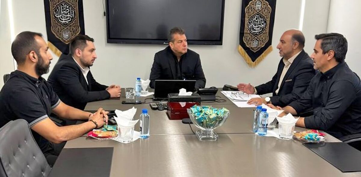 نشست هیات مدیره گیتی‌پسند با سرمربی/ کشاورز همچنان مورد حمایت است