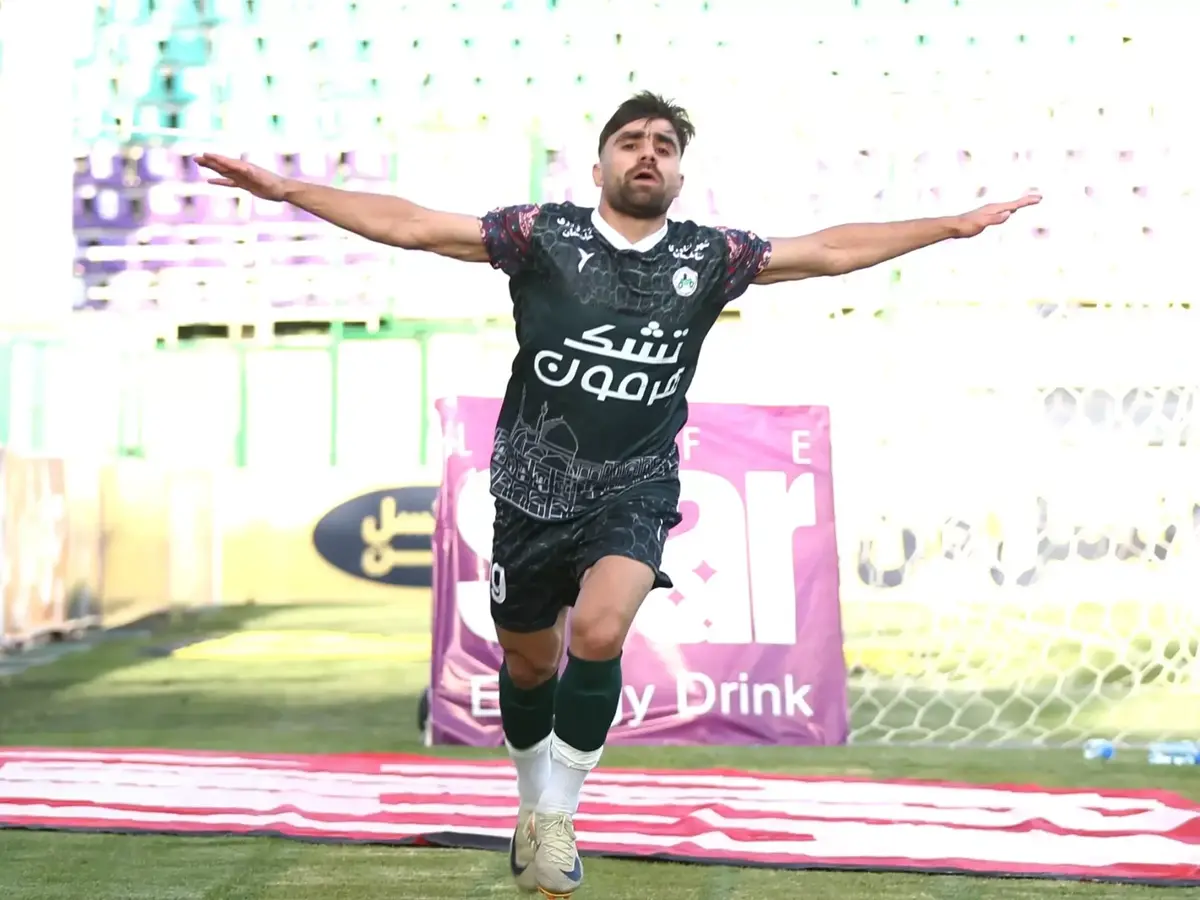 مدافع ذوب آهن: فوتبال ایران به آدم‌هایی مثل حدادی‌فر نیاز دارد/ برای موفقیت تیم مان از هیچ تلاشی کوتاهی نمی‌کنیم