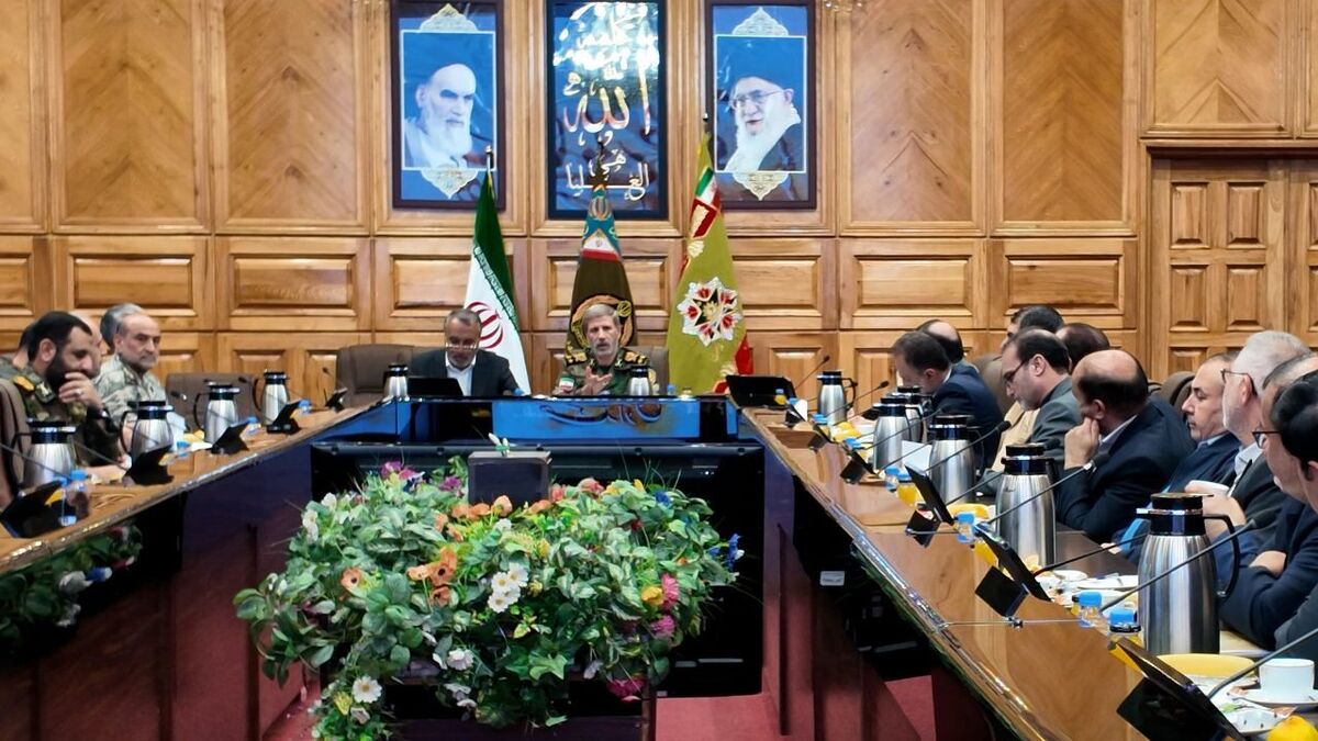 با جدیت و به طور مستمر در تلاش برای ارتقاء مولفه‌های قدرت دفاعی هستیم