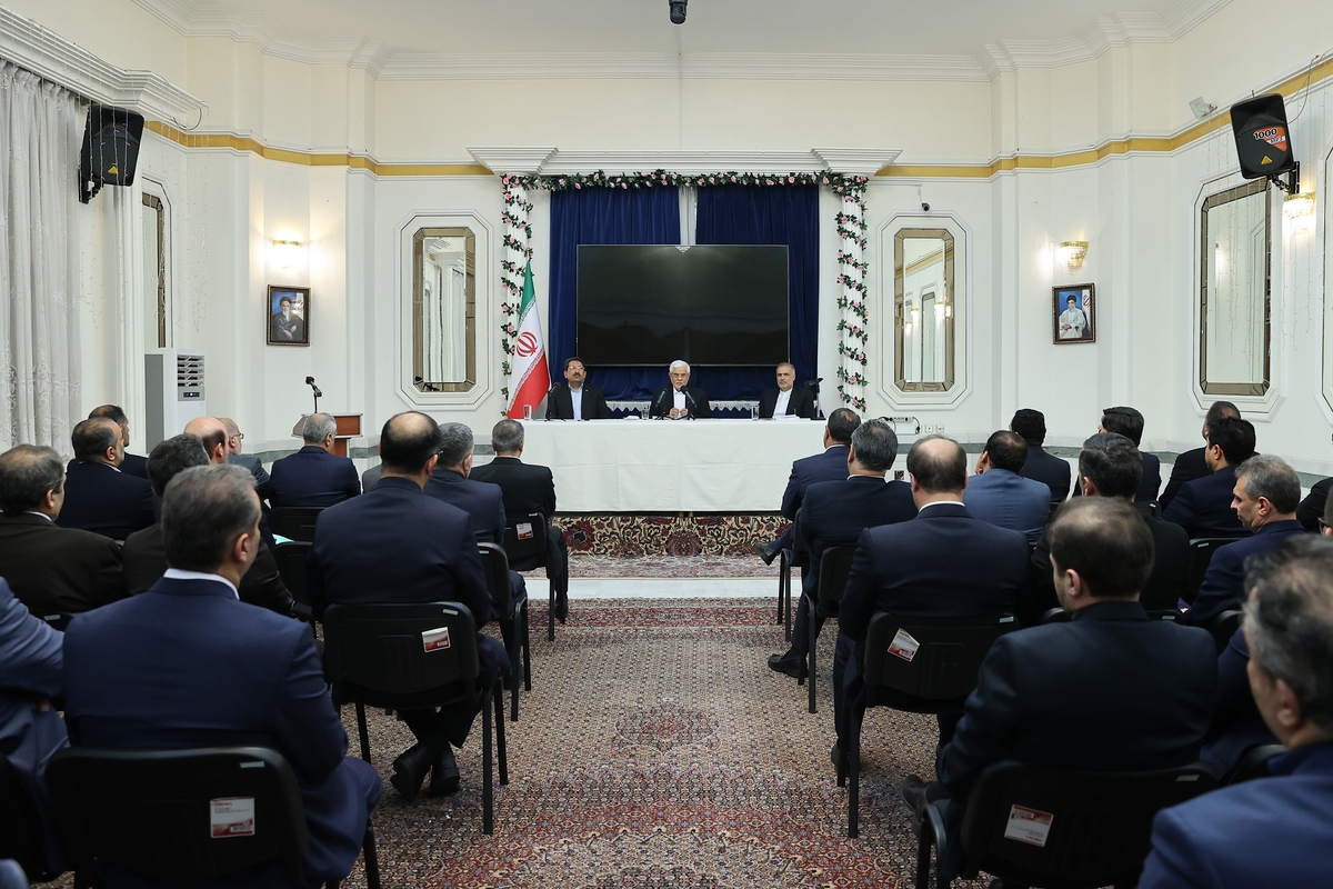 عارف: همکاری ایران و روسیه در چارچوب امنیت ملی و شرایط منطقه‌ای انجام می‌شود