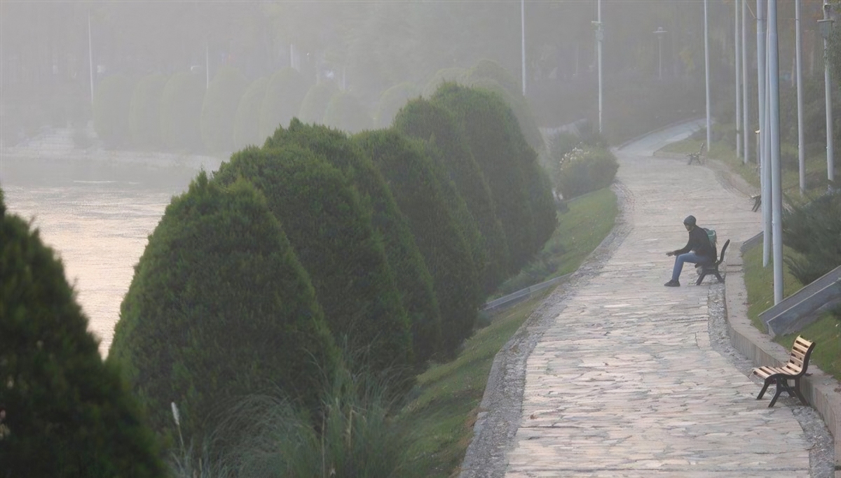 هوای اصفهان در وضعیت قابل‌قبول؛ هشدار زرد برای افزایش آلاینده‌ها / دو ایستگاه در وضعیت نارنجی NO₂