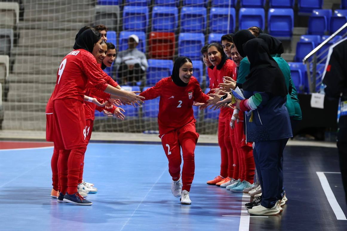بازیهای آسیایی جوانان بحرین؛ تاریخسازی MMA با کسب سه طلا و یک برنز/ برنز نماینده تکواندو ایران قطعی شد/ صعود دختران فوتسال به نیمهنهایی بازیهای آسیایی جوانان بحرین؛ تاریخسازی MMA با کسب سه طلا و یک برنز/ برنز نماینده تکواندو ایران قطعی شد/ صعود دختران فوتسال به نیمهنهایی