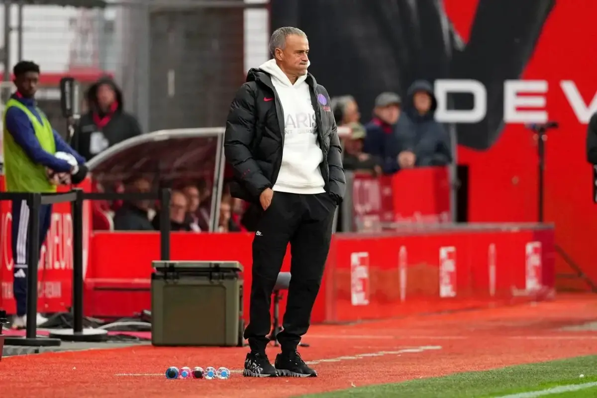 سرمربی پاری‌سن‌ژرمن: حکیمی از دوران بازی من هم بهتر است!