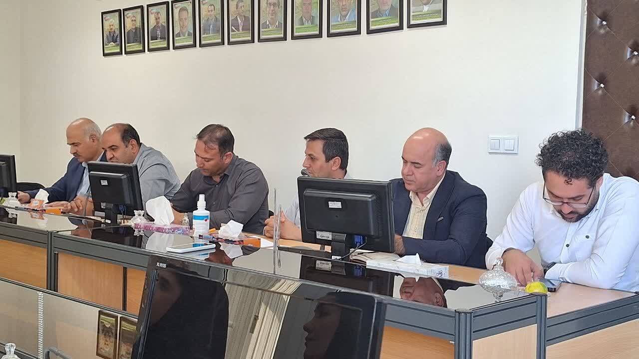 قادریم پنل های خورشیدی را در داخل کشور تولید کنیم/ از واردات پنل جلوگیری کنید