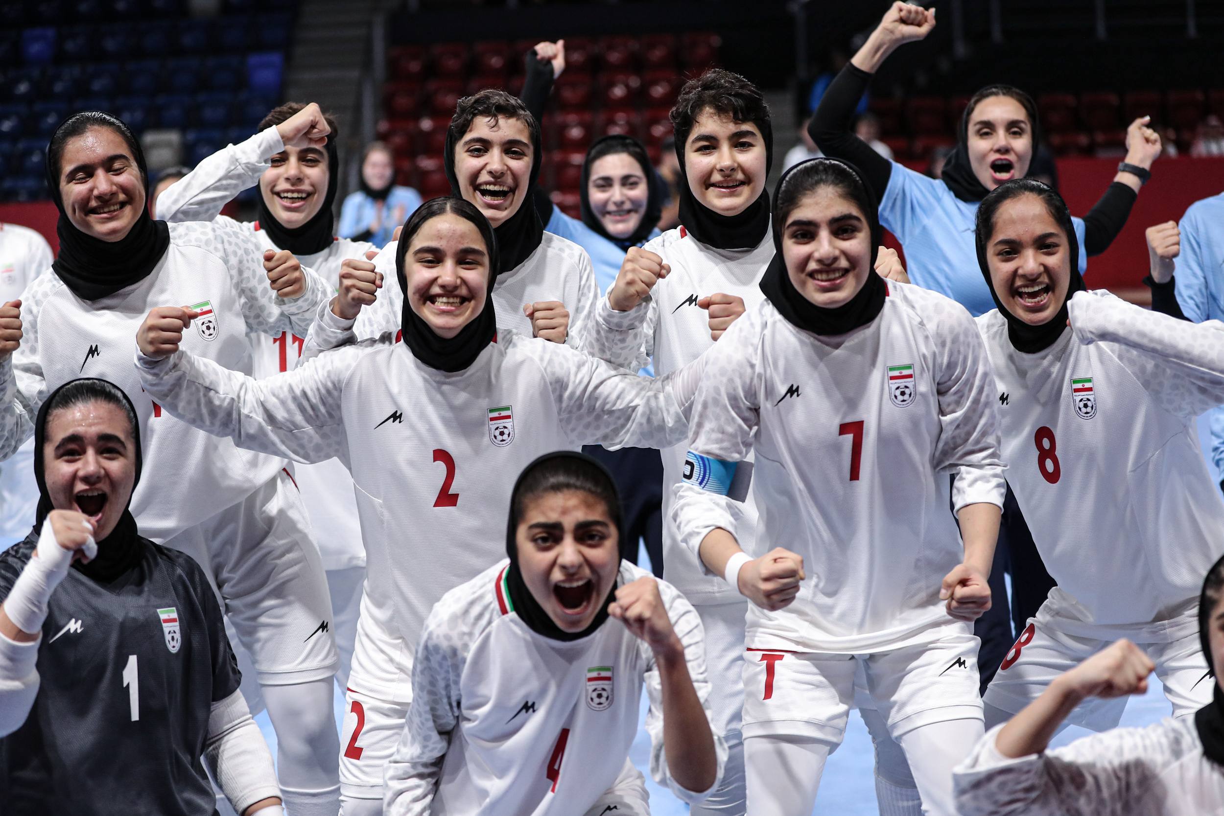 بازی های آسیایی بحرین/دختران فوتسال ایران در یک قدمی مدال طلا/ محمدمهدی غلامی در شنا فینالیست شد بازی های آسیایی بحرین/دختران فوتسال ایران در یک قدمی مدال طلا/ محمدمهدی غلامی در شنا فینالیست شد