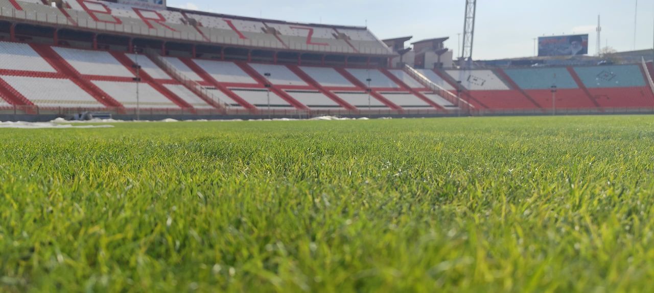 ورزشگاه یادگار امام (ره) تبریز آماده برگزاری مسابقات / وضعیت مطلوب چمن هیبریدی ورزشگاه یادگار امام (ره) تبریز آماده برگزاری مسابقات / وضعیت مطلوب چمن هیبریدی