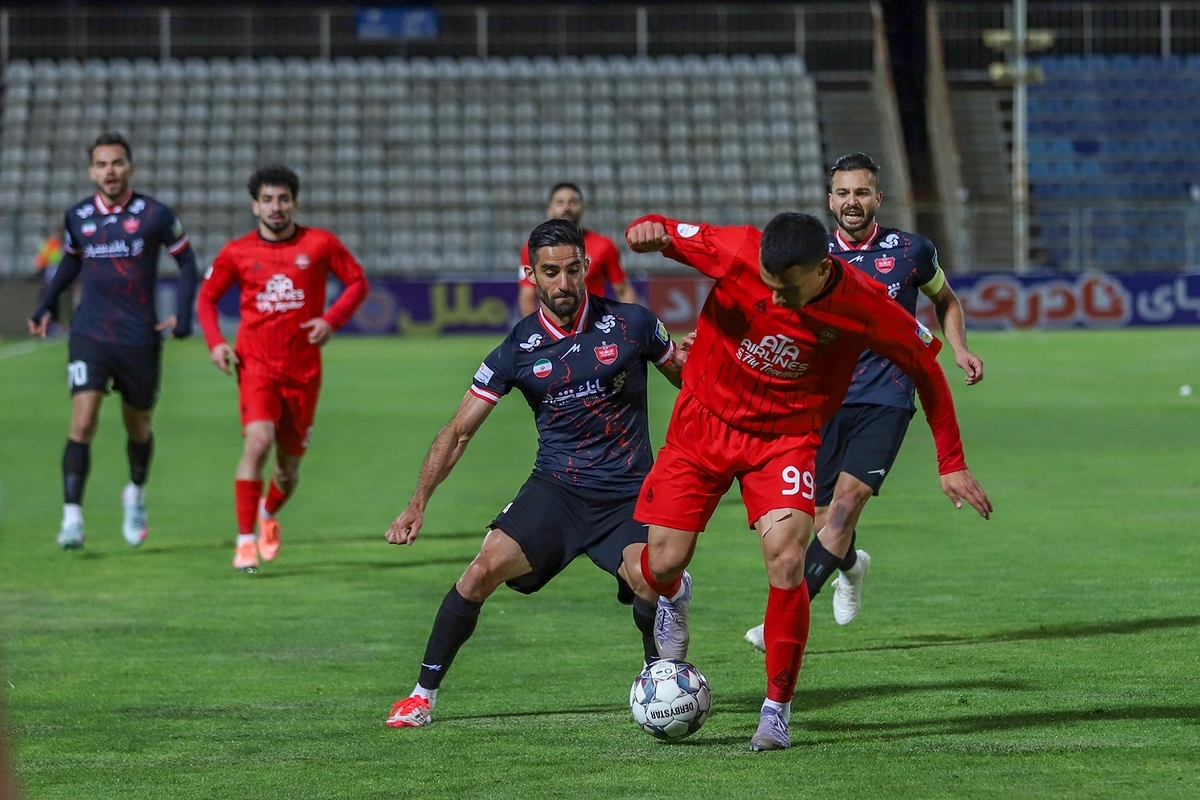 دیدار تیم های فوتبال تراکتور - پرسپولیس