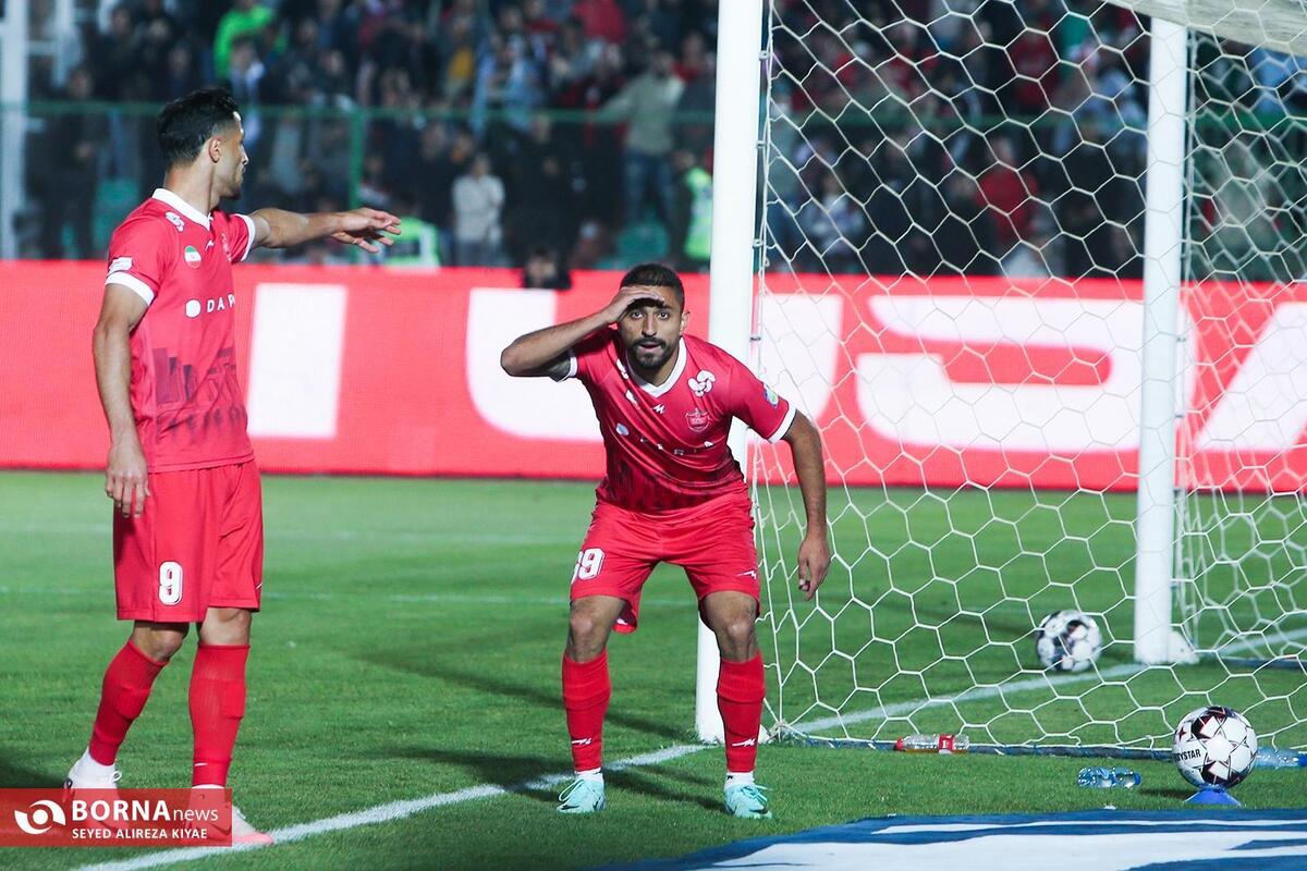 کاظمیان: تعویق بازی پرسپولیس مقابل تراکتور به ضرر ما شد/ هواداران مثل همیشه پشت تیم باشند