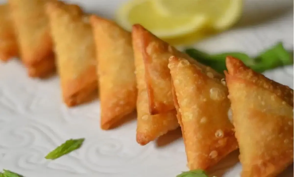 کالری یک عدد سمبوسه چقدر است؟