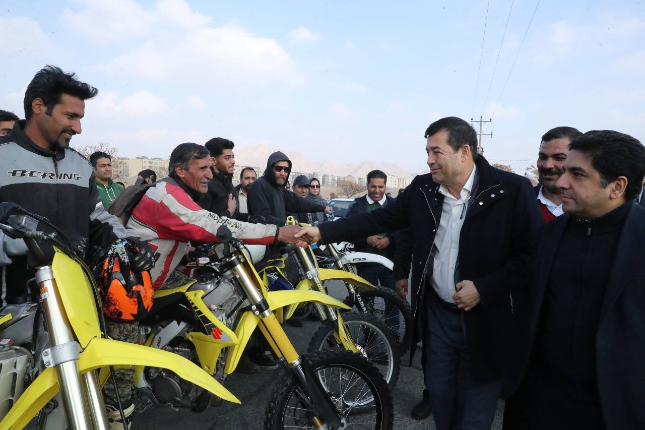 همراه وزیر ورزش و جوانان در سفر به استان خراسان رضوی/ افتتاح سالن ۶۵٠٠ هزار نفری شهید رییسی و استخر سرپوشیده شهدای غواص همراه وزیر ورزش و جوانان در سفر به استان خراسان رضوی/ افتتاح سالن ۶۵٠٠ هزار نفری شهید رییسی و استخر سرپوشیده شهدای غواص