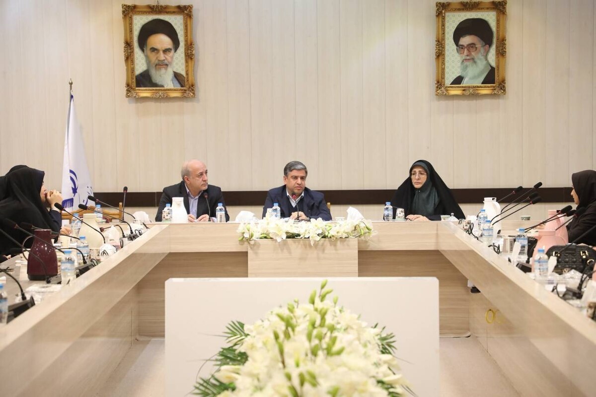 نقش مادران در تربیت نسل مدیر و مسؤولیت‌پذیر/ پیگیری مطالبات بانوان کارمند از سطح ملی