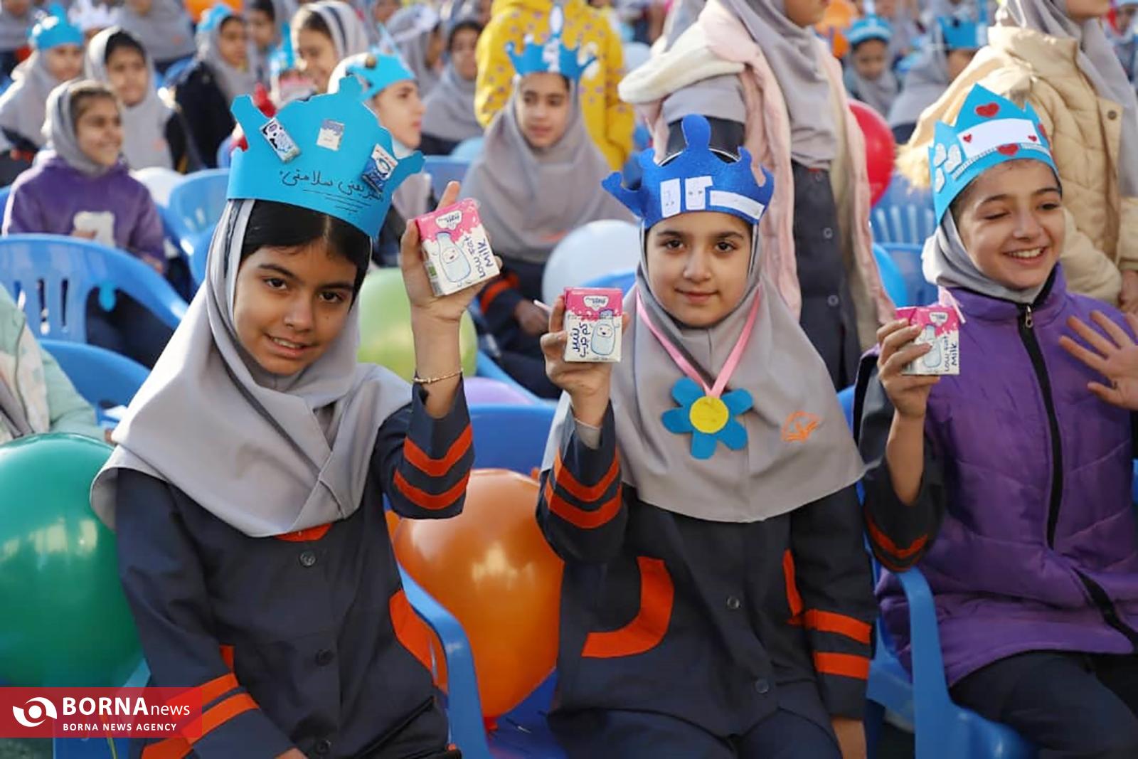 آغاز توزیع شیر رایگان برای بیش از ۴۱۵ هزار دانش‌آموز ابتدایی فارس