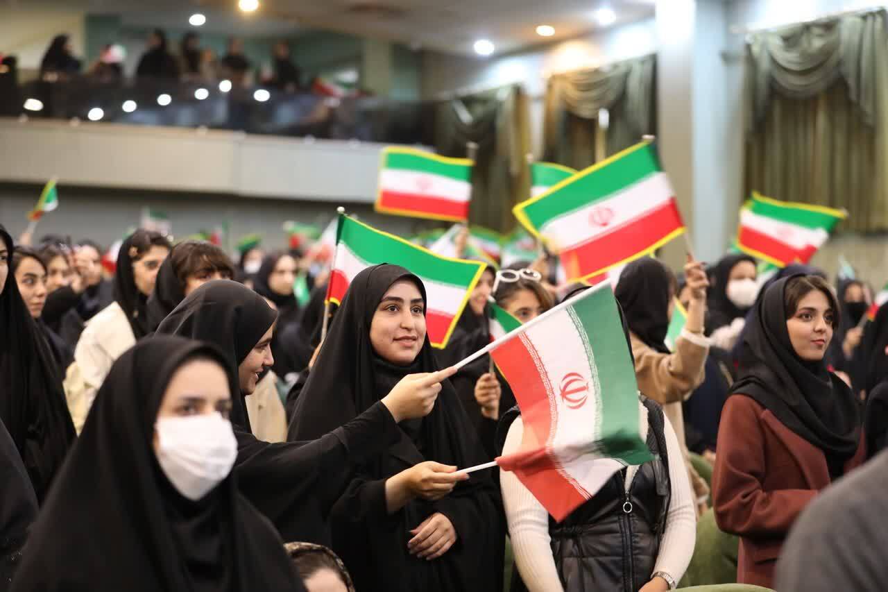 استاندار چهارمحال و بختیاری: ۱۶ آذر فرصتی برای بیان دغدغه‌ها و مطالبه‌گری صریح دانشجویان است