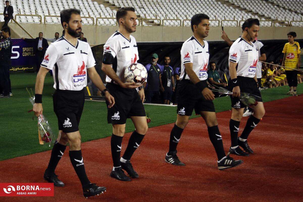 اسامی داوران هفته سیزدهم لیگ برتر/ ناظمی برای استقلال سوت می‌زند عرب‌براقی برای پرسپولیس