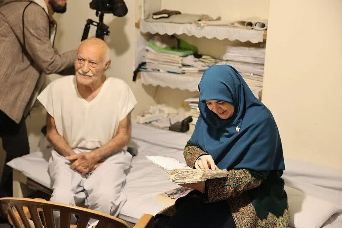 دیدار سخنگوی دولت با خیر مدرسه‌ساز کرمانی