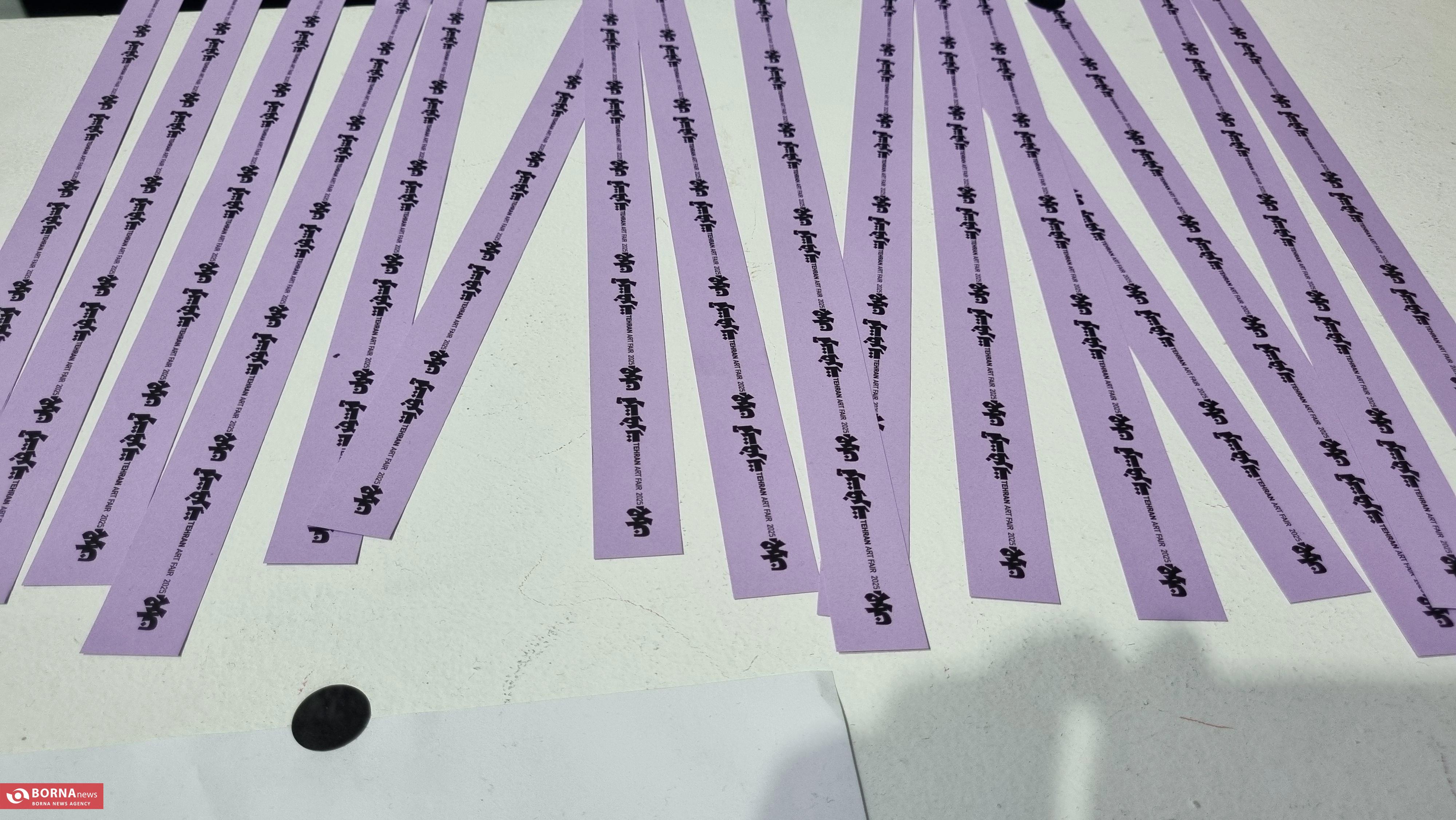 از سولد آوت شدن گالری «بام» تا حضور افتخاری شهرستانها؛ گزارش میدانی یک روز پرجنبوجوش در نخستین آرتفر تهران از سولد آوت شدن گالری «بام» تا حضور افتخاری شهرستانها؛ گزارش میدانی یک روز پرجنبوجوش در نخستین آرتفر تهران