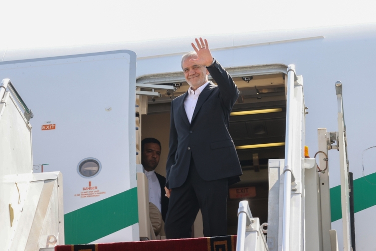 پزشکیان تهران را به مقصد آستانه ترک کرد