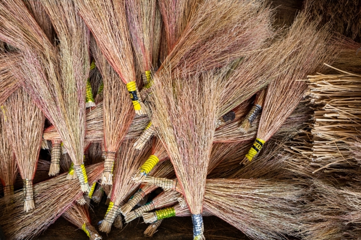 جاروبافی از قدیمی‌ترین صنایع دستی بشر در ایران