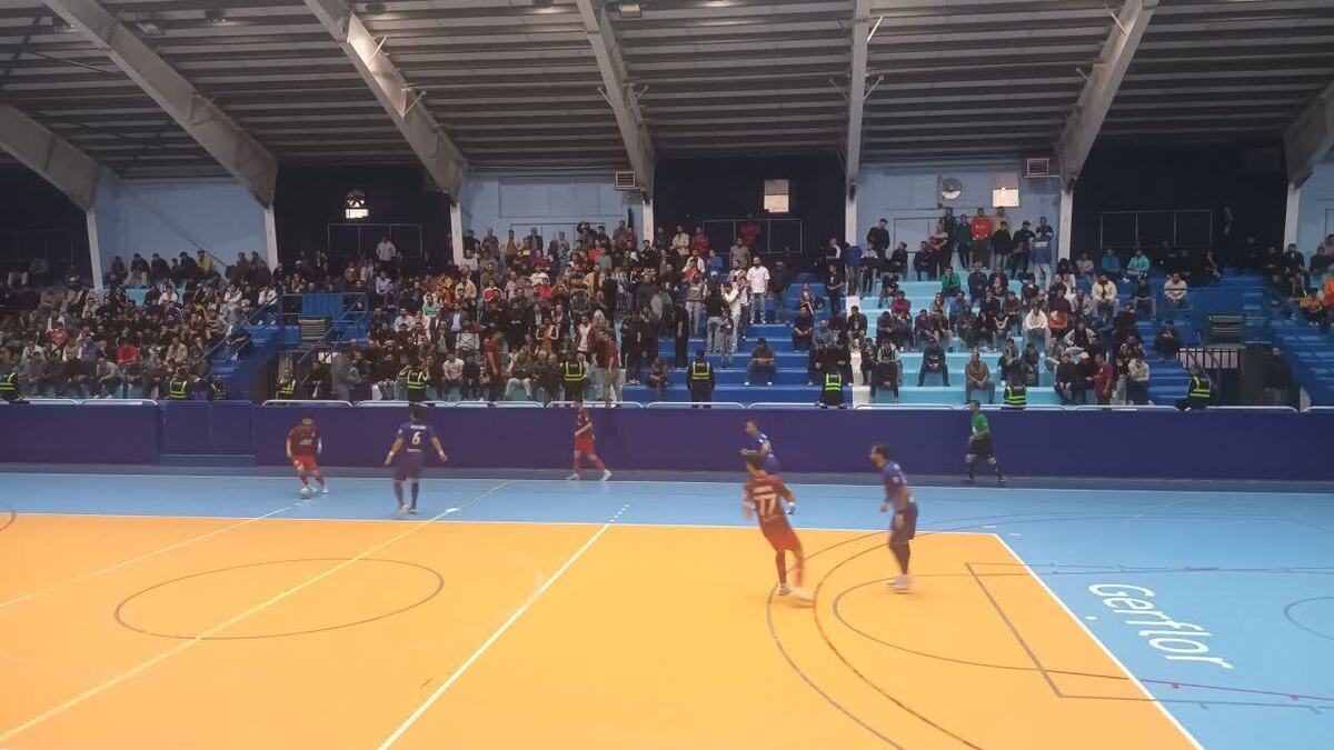 دشت سه امتیازی فوتسالیست های پردیس قزوین از شازند اراک