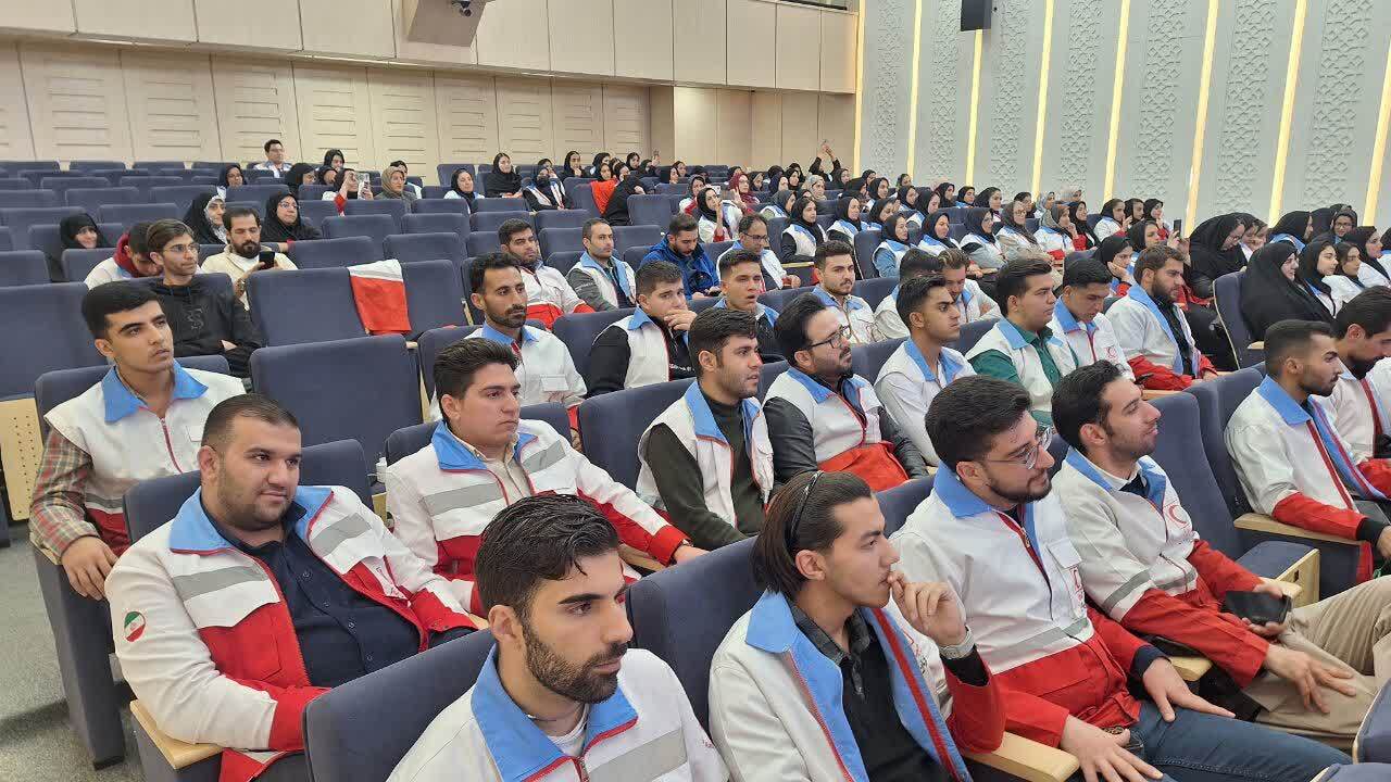 برگزاری مستمر اردوهای مهارتی برای جوانان هلال احمر در راستای کیفی سازی خدمات در اولویت است برگزاری مستمر اردوهای مهارتی برای جوانان هلال احمر در راستای کیفی سازی خدمات در اولویت است