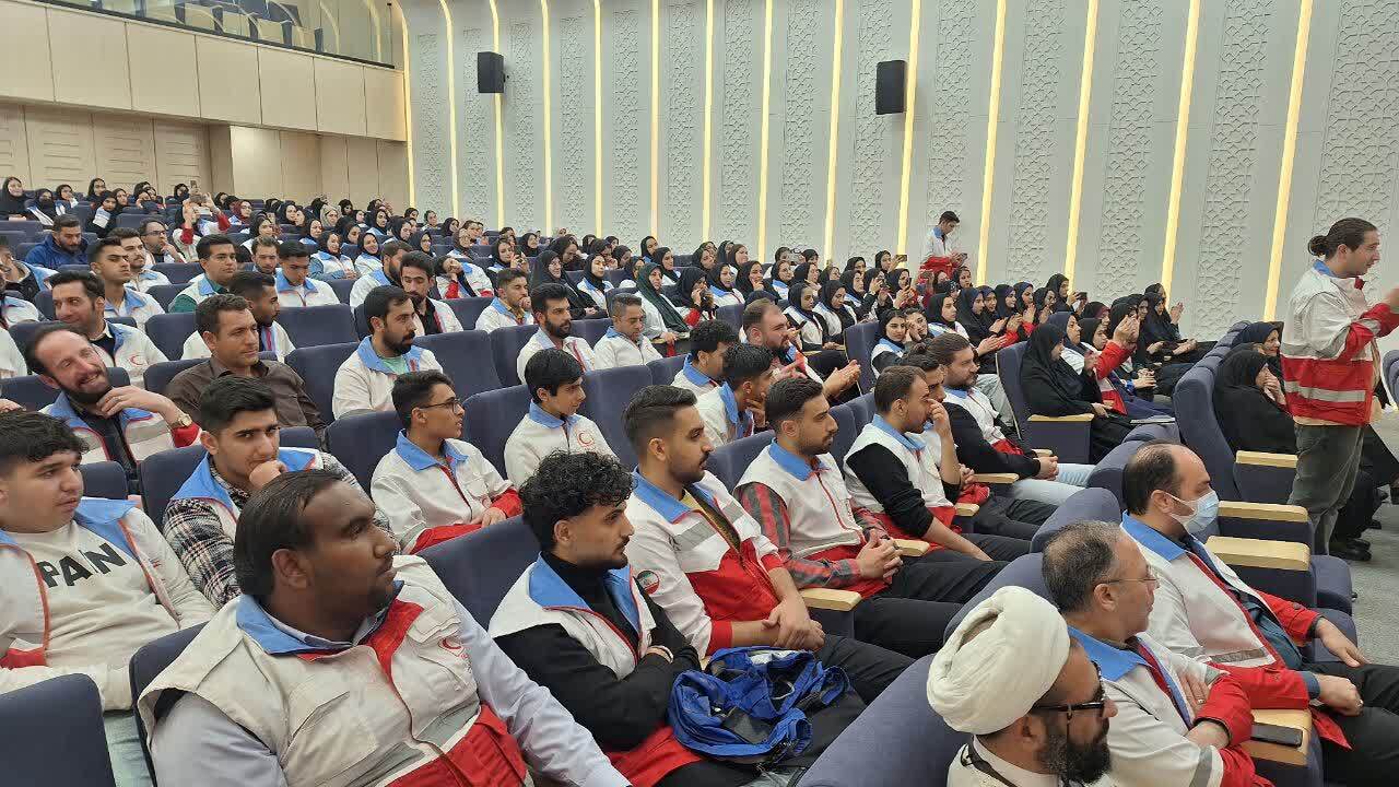 برگزاری مستمر اردوهای مهارتی برای جوانان هلال احمر در راستای کیفی سازی خدمات در اولویت است برگزاری مستمر اردوهای مهارتی برای جوانان هلال احمر در راستای کیفی سازی خدمات در اولویت است