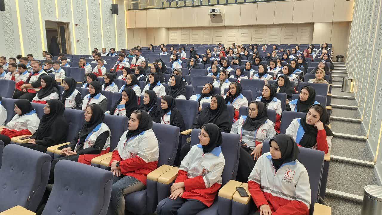 برگزاری مستمر اردوهای مهارتی برای جوانان هلال احمر در راستای کیفی سازی خدمات در اولویت است برگزاری مستمر اردوهای مهارتی برای جوانان هلال احمر در راستای کیفی سازی خدمات در اولویت است