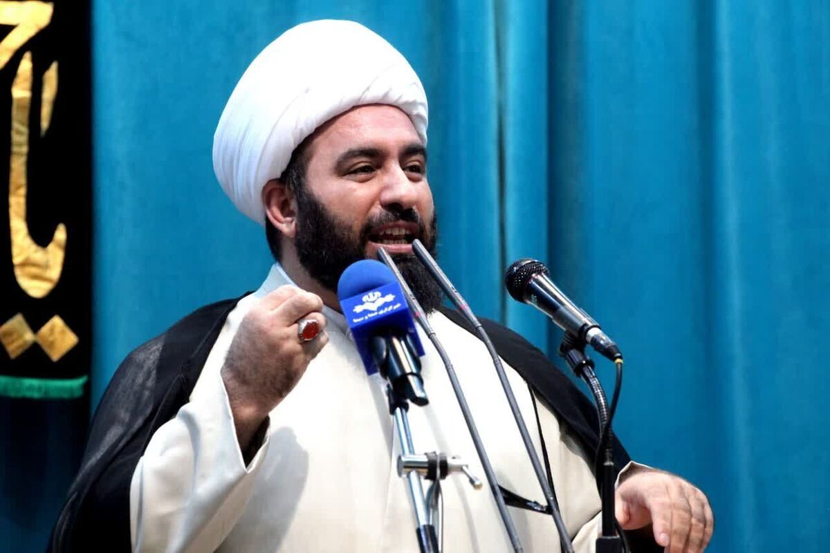 مکتب غرب برای زن کرامت قائل نیست