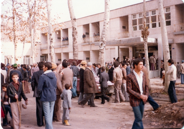 ۲۳ آذر ۱۳۵۷ به روایت شاهد عینی/ بیمارستان امام رضا(ع) چگونه به قلب تپنده انقلاب در مشهد تبدیل شد