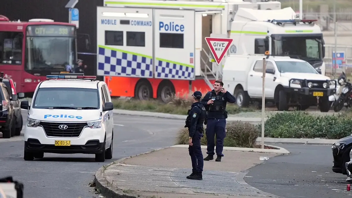 جزئیات تازه از تیراندازی خونین ساحل بوندی؛ عاملان حمله پدر و پسر بودند/ پای ارتباط با داعش به میان آمد