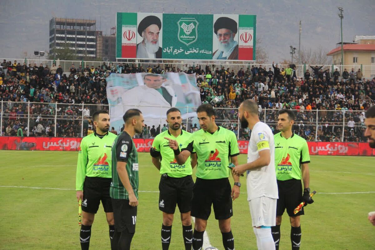 در حاشیه دیدار خیبر - استقلال