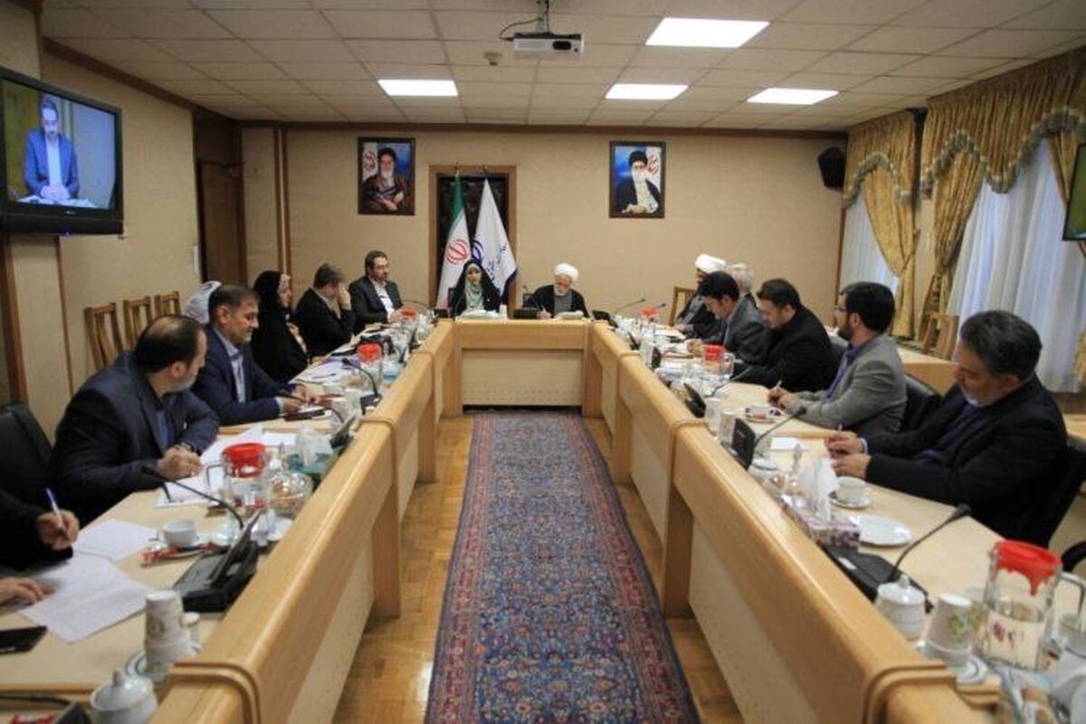 انصاری: از نظر حقوقی موتورسواری زنان خلاف قانون نیست