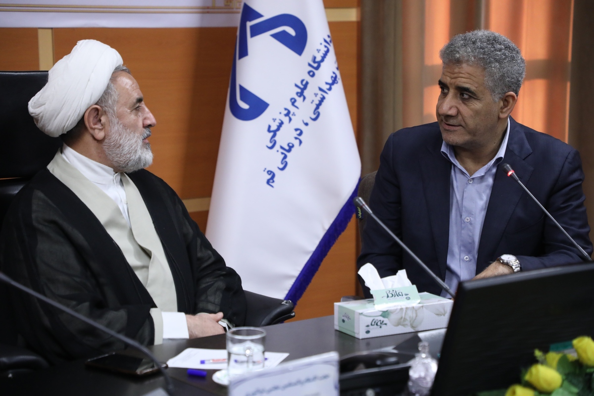 بخش عمده بار درمان مردم بر روی مراکز دولتی است/ توجه جدی به موضوع توریسم سلامت