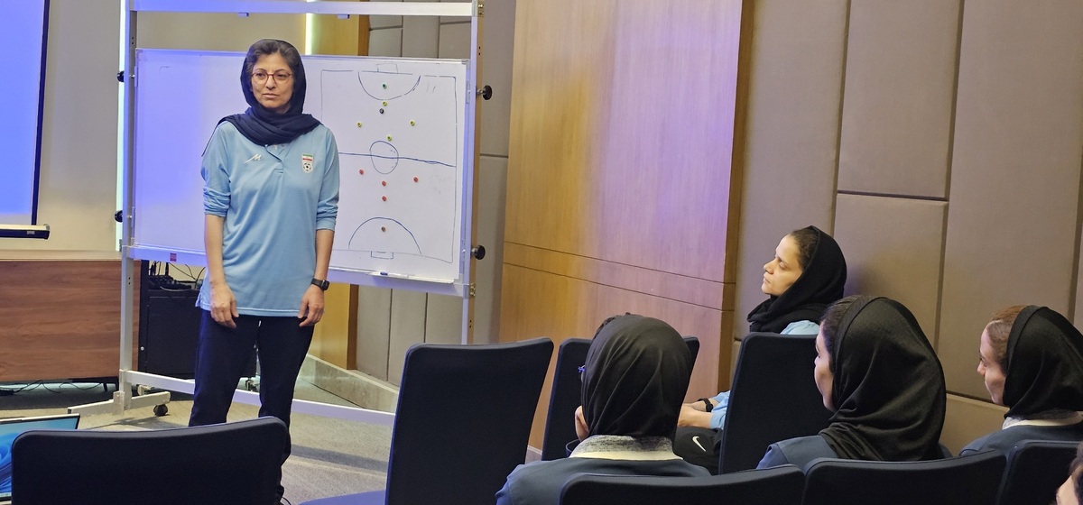 برگزاری جلسه آنالیز بازی ایتالیا و پاناما توسط کادر فنی تیم ملی فوتسال زنان