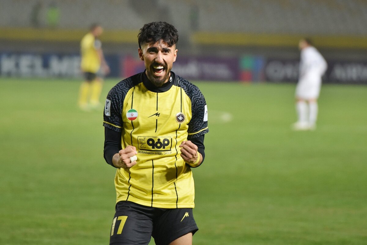 عسگری: گلزنی در نقش جهان حس و حال عجیبی دارد/ امیدوارم شانس دعوت به تیم ملی را بدست بیاورم