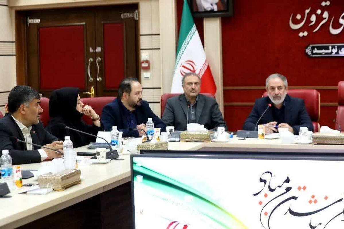 افزایش نقدینگی بانک‌های قزوین برای حمایت مؤثر از تولید ضروری است/ پیگیری تسهیلات ۲۸.۵ همتی