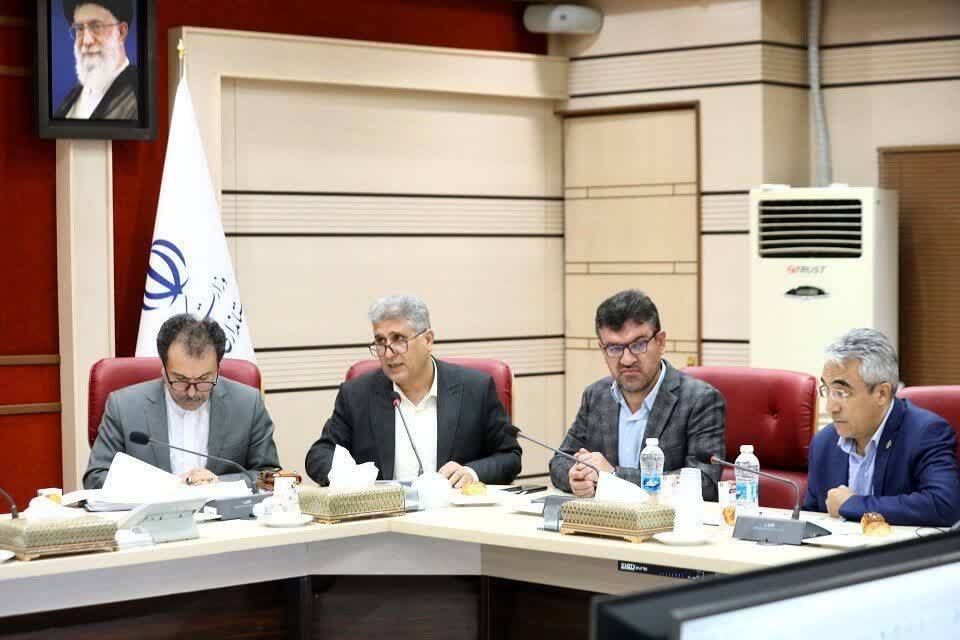 افزایش نقدینگی بانک‌های قزوین برای حمایت مؤثر از تولید ضروری است/ پیگیری تسهیلات ۲۸.۵ همتی