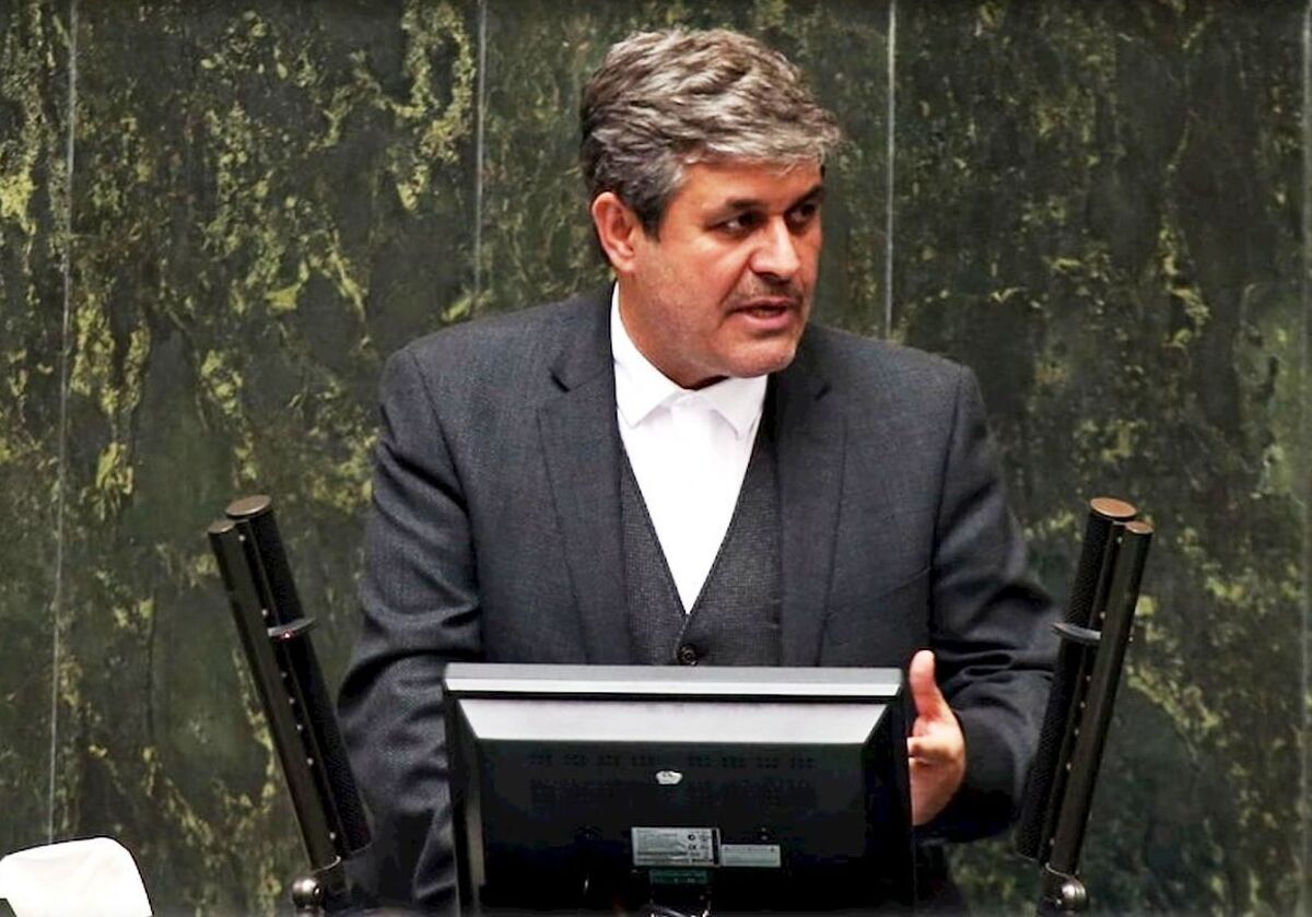 تاجگردون: جداول بودجه ۱۴۰۵ حکم قانونی ندارد/ مجلس باید الزامات را مشخص کند